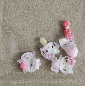 NWT HELLO KITTY RESIN FLAT-BACK 5pc NAIL ART CHARMS: LIGHT PINK OR DARK PINK BOW
